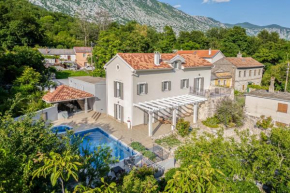 Nature Villa Frangipane with Pool - Happy Rentals